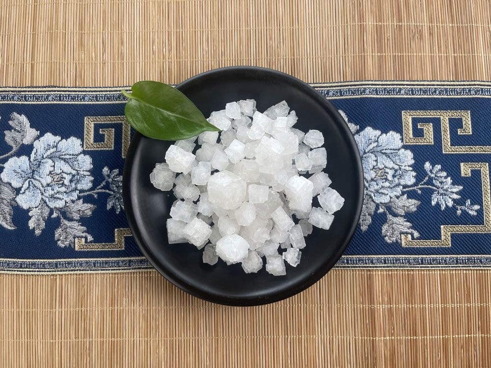 Large grain raw salt